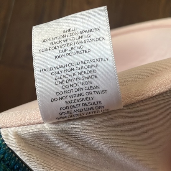 SHADE & SHORE Halter Bikini Top Size 36C - Picture 4 of 4